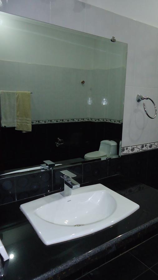 Midway Hotel & Restaurant Sadiqabad ภายนอก รูปภาพ