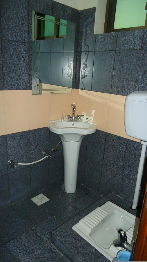 Midway Hotel & Restaurant Sadiqabad ภายนอก รูปภาพ